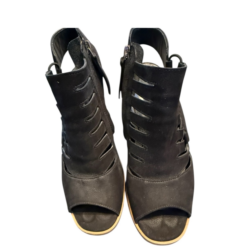 Paul Green Black Cutout Peep-Toe Mules